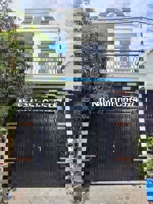 chủ bán nhà gần hội trường và trường học đông hòa