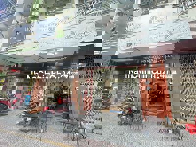 BÁN NHÀ MẶT TIỀN QUẬN 5.