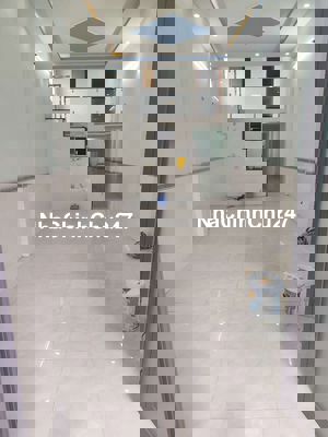 4x25 trệt lửng 2pn 3wc gần cầu tham lương nhà rộng rãi thoáng mát