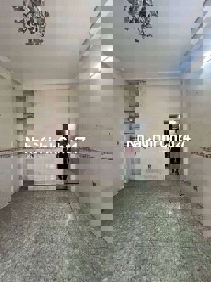 Mặt Tiền 8m - 4x11 - 2 Tầng - Nhà cũ chính chủ