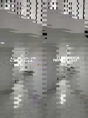 Căn hộ chung cư có gác cao 1m8 có thang máy , hầm giữ xe