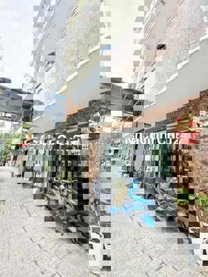 🔺SÂN BÓNG KẾ BÊN - HẺM XE HƠI - CƯ XÁ BẮC HẢI - OTO NGỦ - NHỈN 11 TỶ -