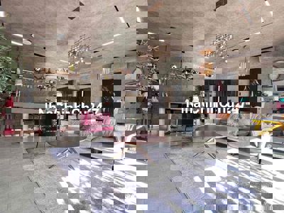 Bán căn hộ Phú Mỹ Hưng 137m2 ban công rộng có ô xe giá 14 tỷ