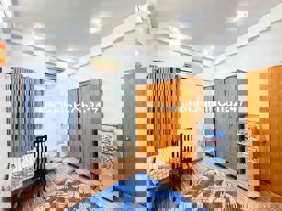 CHDV Nội Thất Đầy Đủ _ Hẻm Xe Hơi _ Không Chung Chủ