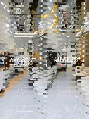 chủ nhà về quê lo cho Mẹ