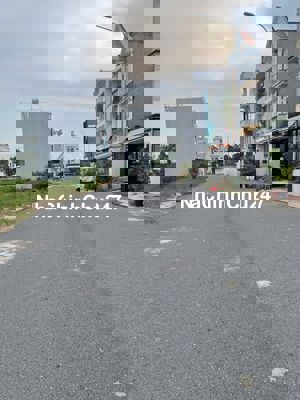 CHÍNH CHỦ CẦN BÁN GẤP LÔ ĐẤT SÁT BÊN TRƯỜNG CẤP 3 DT 120M2, SHR