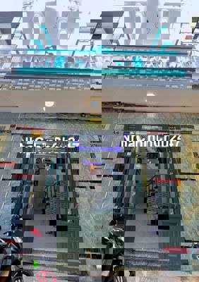 Bán gấp nhà 2 tầng gần chợ Hóc Môn, sổ hồng riêng ,vào ở ngay