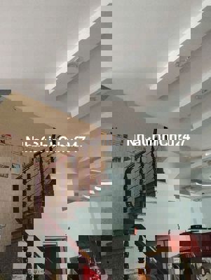 Nhà trệt lầu Lái Thiêu. Gần chợ, đường xe hơi thông. Dân cư ở kín