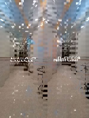 NHÀ VITRI ĐẸP ÔTÔ VÔ NHÀ KHU VỰC AN NINH THIẾT KẾ LỆCH TẦNG GIÁP TB