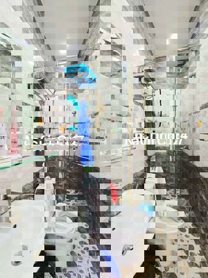 NHÀ CHÍNH CHỦ 4TẦNG BÁN GẤP NHỈNH 5TỶ