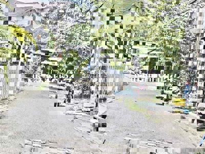 CHỦ NGỘP GIẢM MẠNH - BÁN ĐẤT TẶNG NHÀ CẤP 4 -NGAY PHÚ CHÂU, TAM PHÚ, Q