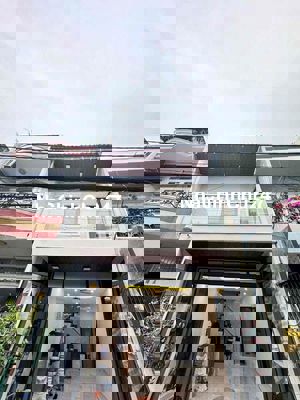 Bán nhà chính chủ mặt tiền đường Ba Đình Quận 8, 42m2, 2 tầng, KQH.