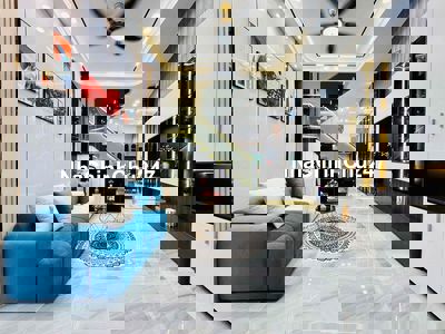 Mình Chính chủ bán nhà 3 P.Ngủ có P.Ngủ dưới trệt cho người già