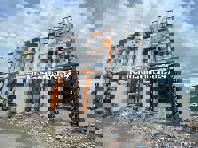 CẦN BÁN GẤP NHÀ CHÍNH CHỦ 1 TRỆT 1 LẦU GẦN CHỢ BÌNH CHÁNH