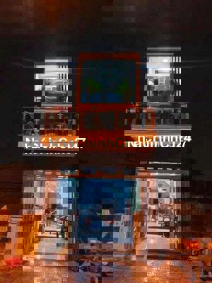 Bán nhà 3 tầng chính chủ dĩ an bình dương