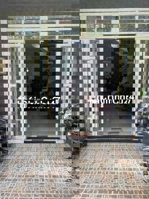 Chính chủ bán căn nhà hẻm Nguyễn Văn Quá Q12, diện tích khủng 4,5x18m,