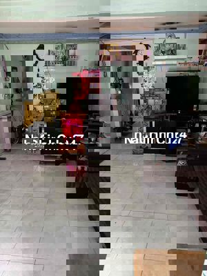 Chính chủ bán nhà 4x8 ,1 lầu, 2 pn Đường Cây Cám gần chợ giáp Bình Tân