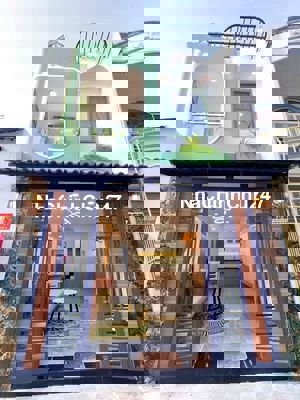 chính chủ bán nhà mới 3 phòng ngủ, ngay chợ hạnh thông tây, hẻm 4m