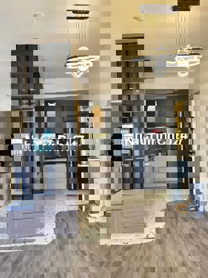 Chính chủ cần bán Căn hộ 3 Phòng ngủ, đầy đủ nội thất cao cấp.