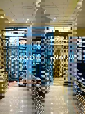 Nhà 3 tầng H3G thông Nguyễn Tiểu La - 4,4m x 8,5m chính chủ - 5,5 tỷ