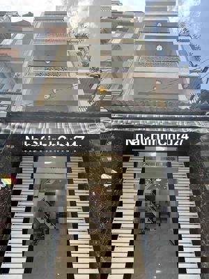 Bán nhà chính chủ Âu Dương Lân Quận 8, 44m2, 5 tầng, không quy hoạch.