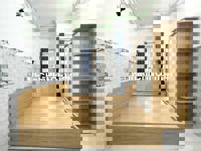 Mới!! CHDV - Quận 10 - Full Nội Thất - Có Ban Công - Vòng Xoay Dân Chủ