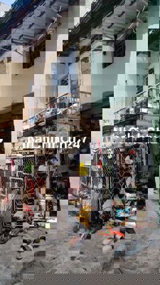 Nhà cấp 4 sổ hồng chính chủ , nhà nở hậu , dự kiến mở rộng hẻm ra 4,5m