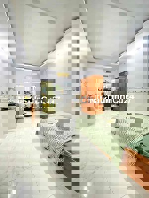 CĂN HỘ BAN CÔNG MÁY GIẶT RIÊNG 25m2 CHÍNH CHỦ NGAY CV LÀNG HOA Ở NGAY