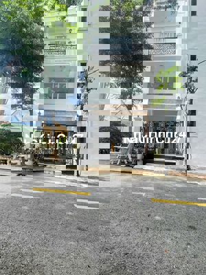 Chính chủ bán nhà mới TP. Tân An, 65m2, SHR, giá 2.4 tỷ sang tên ngay