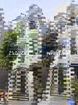 Chủ hạ giá bán nhà đúc 2 tấm bán nhanh trong tuần 2.5 tỷ nay còn 1tỷ95