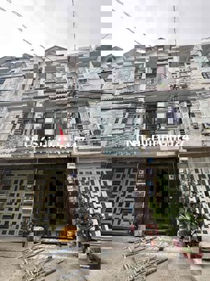 chính chủ cần bán nhà hẻm xe tải