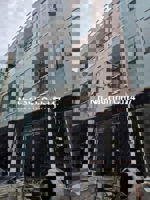 Chính chủ cần bán nhà hẻm xe hơi 4PN DT: 5.6*9m