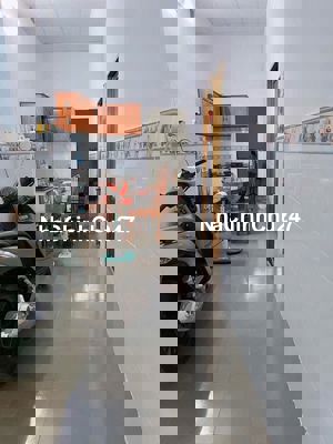 Chính chủ đi nước ngoài cần bán nhà cấp 4 Khu dân cư đông đúc