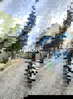 Chính chủ trang bìa. Dt 92m công nhận đủ.Hxh thông Huỳnh Thị Hai.