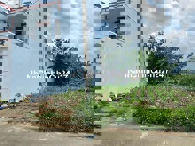 Chính chủ kẹt tiền cần bán lô đất giá chỉ 699 triệu gần ngã 3 Đức Hoà