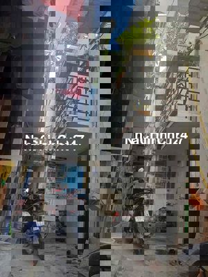 nhà chính chủ cần bán vì gia đình về quê sống, giá cả còn thương lượng