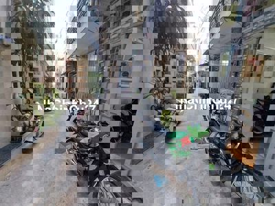 Chính chủ cần bán gấp căn NI SƯ HUỲNH LIÊN. TB – HẺM OTO