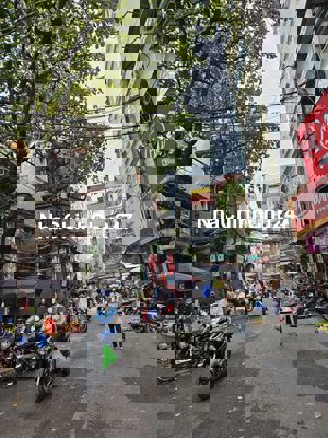 Cần bán nhà mặt phố sổ đỏ chính chủ.