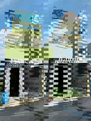 CHÍNH CHỦ GIẢM 400TR ĐỂ BÁN MT 3 LẦU Ở TT DĨ AN.DT 82M. THỔ 60M.