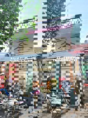 Chính chủ bán nhà mặt tiền kinh doanh cửa hàng chợ Phường Hùng Vương