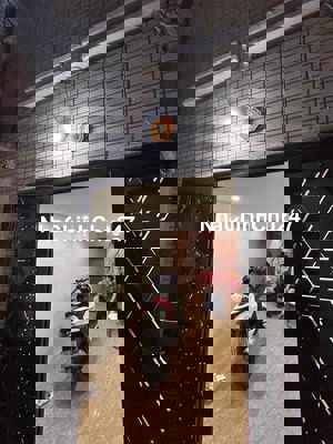 TÔI CHÍNH CHỦ CẦN BÁN NHÀ PHỐ TRUNG PHỤNG ĐỐNG ĐA DT23 x 4 TẦNG