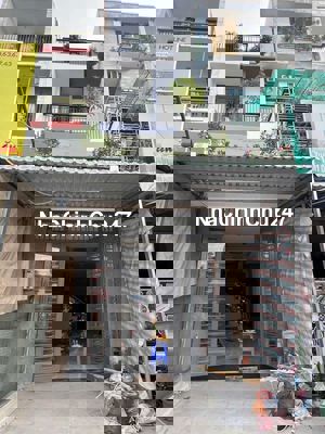 BÁN NHÀ MỚI ĐẸP - MẶT TIỀN ĐƯỜNG - CHÍNH CHỦ