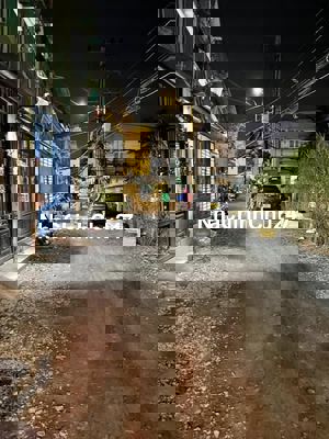 Chính chủ bán đất hẻm xe hơi Lê Văn Lương