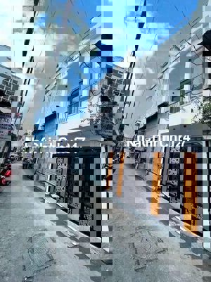 Gia đình tôi Chính Chủ cần bán gấp căn nhà 1/ đường Khuất Văn Bức