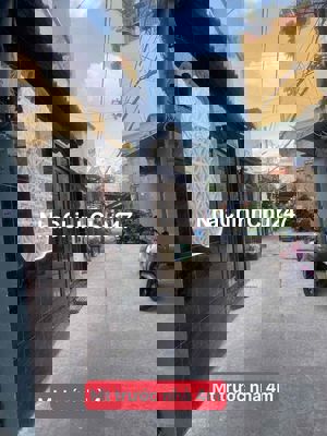 nhà tôi chính chủ cần bàn gâp.mông tiềp người thiện trí.