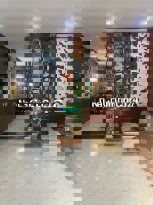 Chính chủ cần bán nhà đẹp 4 tầng mặt tiền đường Bầu năng gần biển