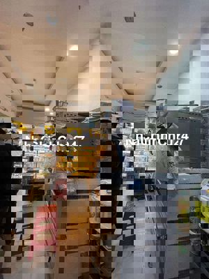 Chính chủ bán nhà mặt tiền, khu vưc kinh doanh sầm uất