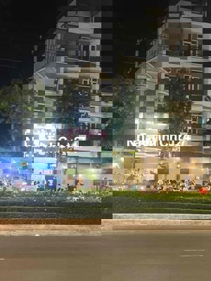 Chính chủ bán nhà 2 mặt tiền trước, sau Nguyễn Văn cừ