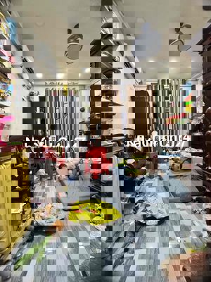 Bán nhà chính chủ hẻm xe hơi Âu Dương Lân Quận 8,50m2, 2 tầng, 4PN.