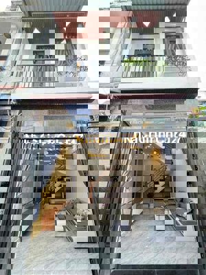 Nhà Hóc Môn Chủ Thiếu Nợ Bán Gấp